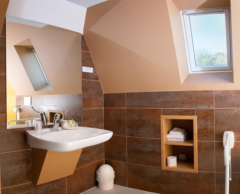 Logis Du Casino Restaurant Le Mathelia Hotel 3*
