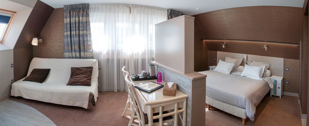 Hotel Logis Du Casino Restaurant Le Mathelia