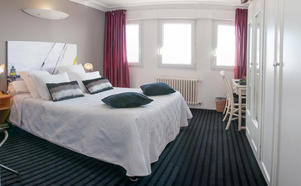 Hotel Logis Du Casino Restaurant Le Mathelia 3*