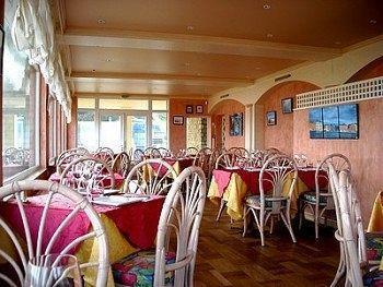 Logis Du Casino Restaurant Le Mathelia Hotel Vierville-sur-Mer