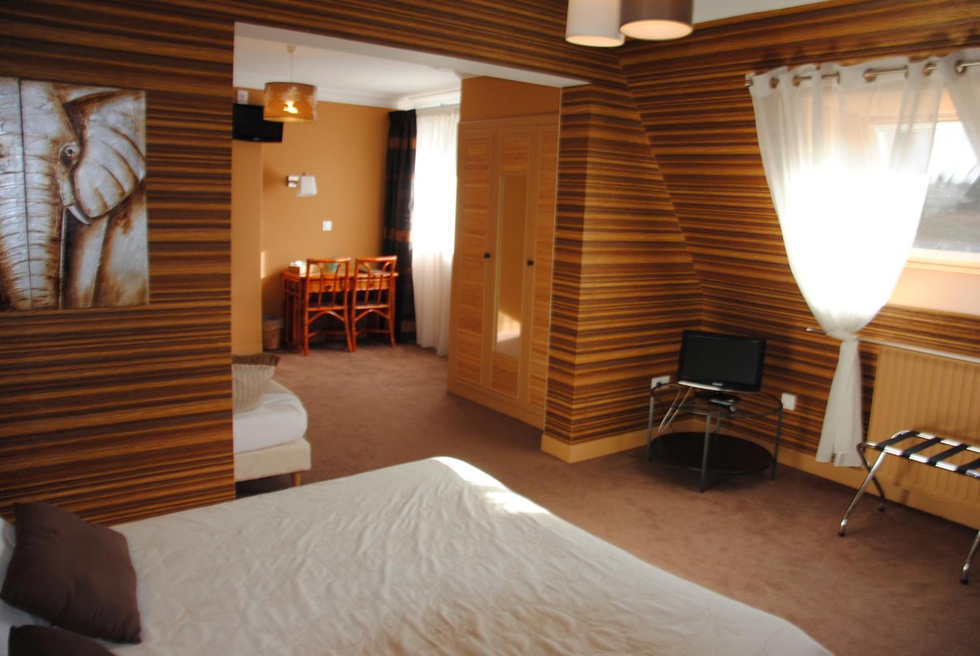Logis Du Casino Restaurant Le Mathelia Hotel Vierville-sur-Mer