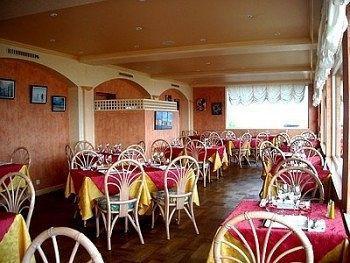 Logis Du Casino Restaurant Le Mathelia Hotel