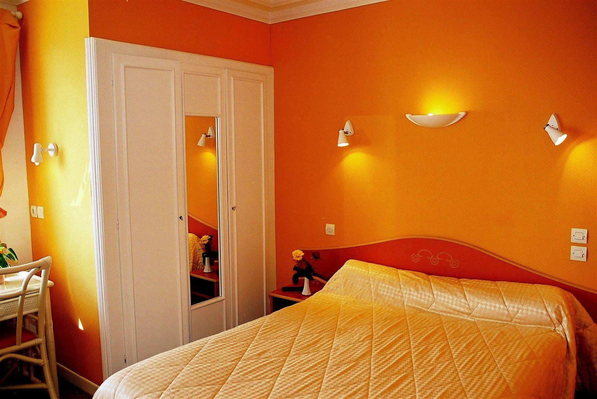 Hotel Logis Du Casino Vierville-sur-Mer